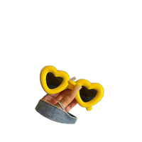 Nouvelles Lunettes de Soleil Bébé 2026 en Forme de Cœur pour Enfants avec Montures Marron, Bleues et Roses, Verres Miroir et Polarisés – Vente en Gros