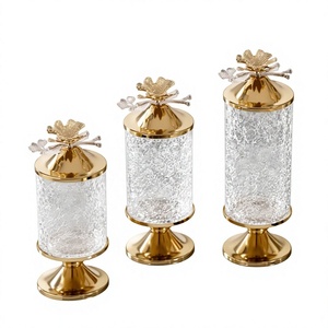 Pot de conservation en verre cristal avec couvercle en métal doré, récipient hermétique pour la cuisine, forme cylindrique, design artisanal - Product Image 1