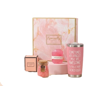 Lujoso Set de Regalo Rosa Personalizado para Ella, Kit de Relajación y Cuidado Personal, Vaso y Vela en Caja de Regalo - Día de la Madre, Navidad - Product Image 2