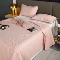 Parure de lit florale matelassée trois pièces en microfibre 100 % coton, broderie couleur unie, garnissage matelassé brodé double face