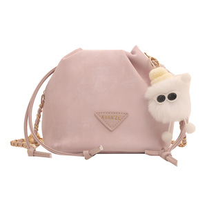Petits sacs à bandoulière à chaîne pour femmes haut de gamme Sacs à bandoulière et seau populaires avec motif de couleur unie - Product Image 4
