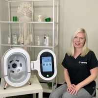 Machine d'analyse intelligente de la peau du visage avec caméra HD 16MP, numérisation rapide en 20 secondes, rapport de comparaison avant-après, exportation PDF