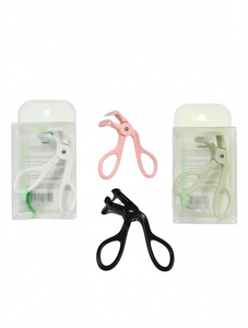 Piegaciglia Sky-High in Plastica per un Effetto Voluminoso, Strumento di Bellezza per Occhi Splendidi - Product Image 1