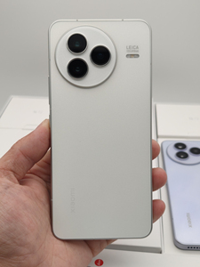 Teléfono Celular Usado A+ Mi Civi 5 Pro, 6.55'', Snapdragon 8s Gen4, 256GB/512GB, Excelente Batería de 6000mAh, Smartphone 5G - Product Image 1