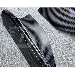 Séparateurs de jupe latérale en fibre de carbone pour Audi R8 Gen2 - Product Image 5