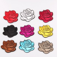Écusson à fleurs brodé à repasser personnalisé, tissu d'accessoires de vêtement du fabricant, matériau principal pour la décoration de chapeau et de vêtements