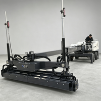 Machine à niveler au laser Boom avec portée de 6 m et rotation à 360 degrés pour le pavage des sols de entrepôts frigorifiques et de supermarchés