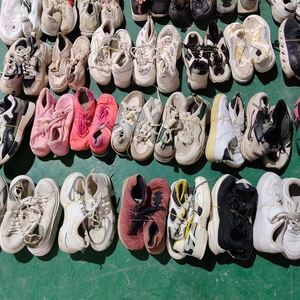 Chaussures de sport de basket-ball d'occasion originales pour hommes, chaussures en stock mixte en Chine pour adulte - Product Image 3