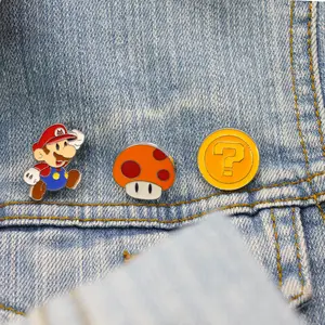 Çocukluk bellek klasik karikatür sevimli süper Mario Bros yeşil kırmızı yaka broş rozet Pin rozetleri yaka iğneler broş