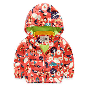 Vestes matelassées à capuche entièrement imprimées pour enfants avec poches, fabriquées en Chine - Product Image 4