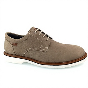 Chaussures habillées marron en similicuir suédé pour hommes, à lacets, respirantes, avec semelle extérieure en caoutchouc antidérapante, semelle intermédiaire et doublure en maille, idéales pour le bureau et toutes occasions. - Product Image 1