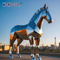 Sculpture de cheval géométrique en acier inoxydable poli miroir, grande installation paysagère extérieure, taille personnalisable