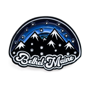 Épingles de revers personnalisées en métal émaillé pour club d'aventures de randonnée et de voyage, thème montagne naturelle, camping estival - Product Image 5