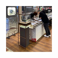 Vitrine de Luxe pour Montres, Kiosque Personnalisé pour Boutique de Montres, Bois, Acier Inoxydable, Verre Trempé, Métal de Haute Qualité, Luxe Moderne