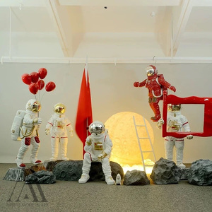 Estatua de Astronauta de Fibra de Vidrio <span class=keywords><strong>con</strong></span> Temática Espacial para Decoración de Centros Comerciales, <span class=keywords><strong>con</strong></span> Luz de Luna - Product Image 2