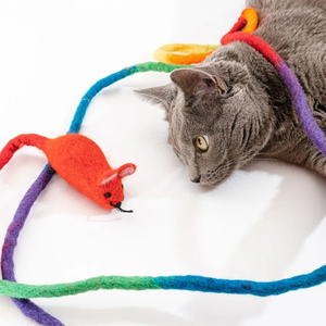 Juguete <span class=keywords><strong>de</strong></span> fieltro <span class=keywords><strong>de</strong></span> lana colorido para gatos, con cola en espiral hecha a mano, suave y duradero, perfecto para perseguir y tirar. - Product Image 4