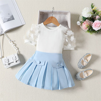 Ensemble de vêtements d'été décontractés pour bébés filles, haut à manches pétales en maille rayée avec jupe plissée de couleur bonbon, tenue pour tout-petits en coton