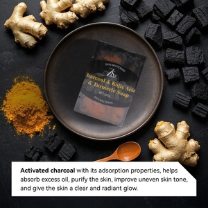 Jabón Corporal Artesanal de Cúrcuma y Carbón Vegetal con Ácido Kójico para Combatir el Acné, Desintoxicante, Limpieza Profunda, Jabón Herbal para Piel Grasa con Tendencia al Acné - Product Image 3