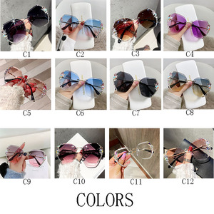 Grandes <span class=keywords><strong>lunettes</strong></span> <span class=keywords><strong>de</strong></span> <span class=keywords><strong>soleil</strong></span> pour femmes, <span class=keywords><strong>lunettes</strong></span> <span class=keywords><strong>de</strong></span> <span class=keywords><strong>soleil</strong></span> <span class=keywords><strong>tendance</strong></span> pour l'extérieur, <span class=keywords><strong>lunettes</strong></span> <span class=keywords><strong>de</strong></span> <span class=keywords><strong>soleil</strong></span> carrées sans monture, <span class=keywords><strong>2023</strong></span> - Product Image 6