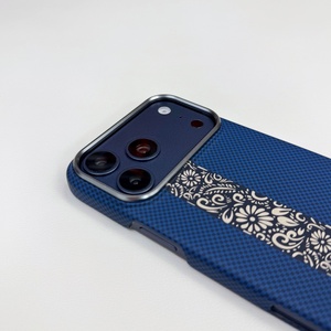 เคสโทรศัพท์ลายดอกไม้ใหม่ ผิวสัมผัสคาร์บอนไฟเบอร์ แม่เหล็กในตัว สำหรับ iPhone 18 15 16 17 Pro Max Ultra Thin PC ป้องกันแรงกระแทก แข็งแรง - Product Image 6