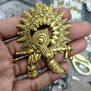 Broche Flûte de Krishna pour Enfants, Cadeau de Fiançailles et de Mariage, Souvenir de Baraat Swagat du Rajasthan - Product Image 1