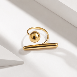 Anillo Abierto Ajustable con Esfera y Barra, Acero Inoxidable, Chapado al Vacío en Oro de 14K, Joyería Escultural - Product Image 1