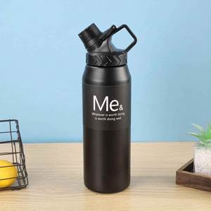 Botella Moderna de Acero Inoxidable con Aislamiento al Vacío para Viajes al Aire Libre - Product Image 3