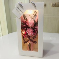 Cadeau pour la Journée de la Femme et la Journée des Diplômés pour petite amie - Petit bouquet de roses, fleurs éternelles, longue durée (3-5 ans), 35x16x10cm, sac cadeau