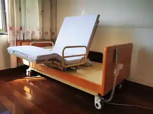 Lit d'hôpital médical réglable, rotation rotative, lits d'allaitement pour personnes handicapées