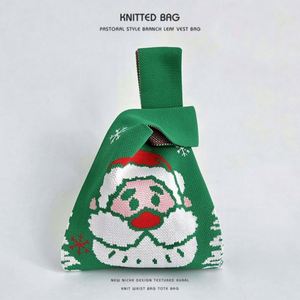 Sac fourre-tout en crochet rose fait main pour femme, motif floral, avec pochette de poignet tricotée, collection Noël 2024 - Product Image 6