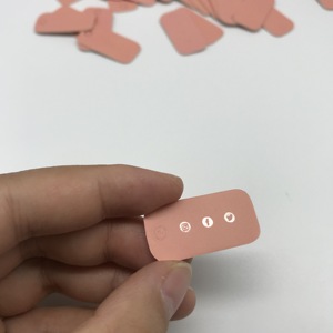 Étiquette personnalisée mini rose avec logo de marque, impression UV, pour bijoux et vêtements pour enfants - Product Image 5