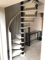 Escalier en spirale préfabriqué en acier pour économiser de l'espace, kit d'escalier circulaire pour petit appartement ou grenier