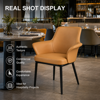 Chaise de salle à manger de style baril moderne, rembourrée en cuir vert avec pieds en métal noir pour hôtel et restaurant