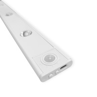 Lumière LED ultra-mince à détection humaine, style moderne et minimaliste, rechargeable, auto-adhésive, pour placards et éclairage de meubles
