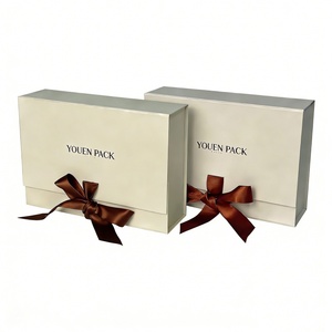 Boîte cadeau de luxe personnalisée, recyclable, imprimée, utilisée pour les soins de la <span class=keywords><strong>peau</strong></span>, ruban blanc, fermeture pliante - Product Image 1