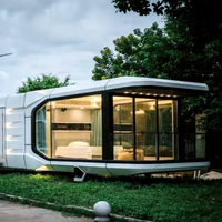 Maison mobile, cabine de vaisseau spatial, capsule spatiale, maisons modulaires, conteneur d'expédition, design de café, style resort, maison luxueuse