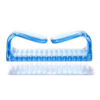 Cepillo de Plástico en Forma de Cuerno para Exfoliar Uñas, con Cerdas de Nylon, Diseño Profesional, Duradero, Reutilizable, Herramienta de Limpieza para Manicura y Uso Personal