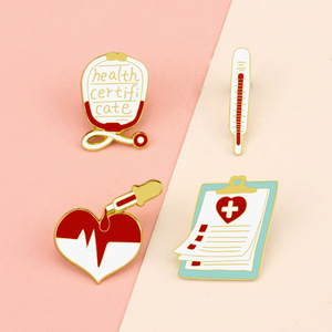 Creativo Ciondolo a Forma di Stetoscopio, Siringa, Termometro e Blocco Note Rosso per Decorazione Ospedaliera, Serie Medica alla Moda - Product Image 2