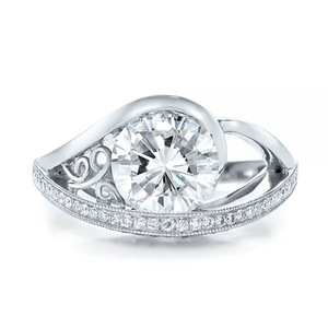 Anello Nuziale Scintillante di Lusso per Donne, Elegante Gioiello da Indossare sul Dito - Product Image 1