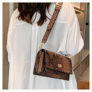 Bolso <span class=keywords><strong>de</strong></span> mensajero con estampado <span class=keywords><strong>de</strong></span> serpiente para mujer, bandolera <span class=keywords><strong>de</strong></span> hombro a la moda, sencillo, cuadrado, venta al por mayor, para <span class=keywords><strong>otoño</strong></span> e <span class=keywords><strong>invierno</strong></span>, <span class=keywords><strong>2022</strong></span> - Product Image 5
