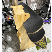 Cintres en bois populaires pour panneau d'affichage support en bois pour planche de surf présentoir et support de stockage de planche de surf autoportant