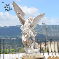 Statue d'ange en marbre grandeur nature pour décoration extérieure de bâtiment religieux, sculpture de l'archange Saint Michel pour jardin catholique