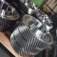 Engrenages hélicoïdaux en acier forgé usinés CNC sur mesure OEM ODM 420, composants de transmission en métal de haute qualité