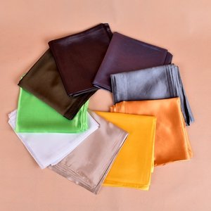 Écharpe de tête carrée en satin de soie <span class=keywords><strong>noir</strong></span> uni pour <span class=keywords><strong>femme</strong></span>, style vintage islamique, en polyester, idéale pour l'été – Grande Vente - Product Image 3