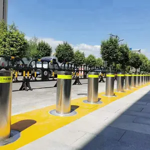 Reliable 304 Grade Water Proof Anti- Vehicle Barrier With Hydraulic Automatic Telescope Bollard And Remote Control Function