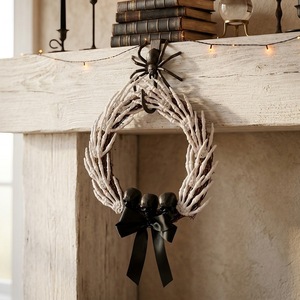 Décoration suspendue extérieure en plastique en forme de lune pour Halloween LANJO, couleur violette, pour une présentation festive sur la porte - Product Image 1