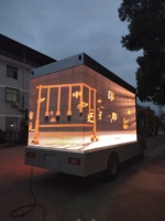 Camion publicitaire mobile 3D à 3 faces P3.91, modèle 2025, en promotion, avec mur vidéo LED pour événements de Noël, usage extérieur, magasins de détail et métros