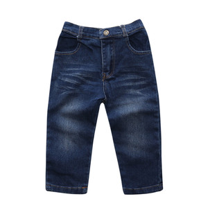 Ensemble de vêtements pour bébé garçon Summer Boutique : trois t-shirts et un jean - Product Image 5