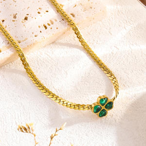 Conjuntos de joyería de moda de acero inoxidable versátiles de piedra verde al por mayor para mujer circón de trébol de cuatro hojas Esmeralda Europea americana - Product Image 3