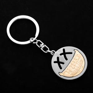 Porte-clés alternatif créatif XX pour visage souriant Petit pendentif de sac en métal Porte-clés de voiture style dessin animé Cadeau pour enfants et amis - Product Image 5